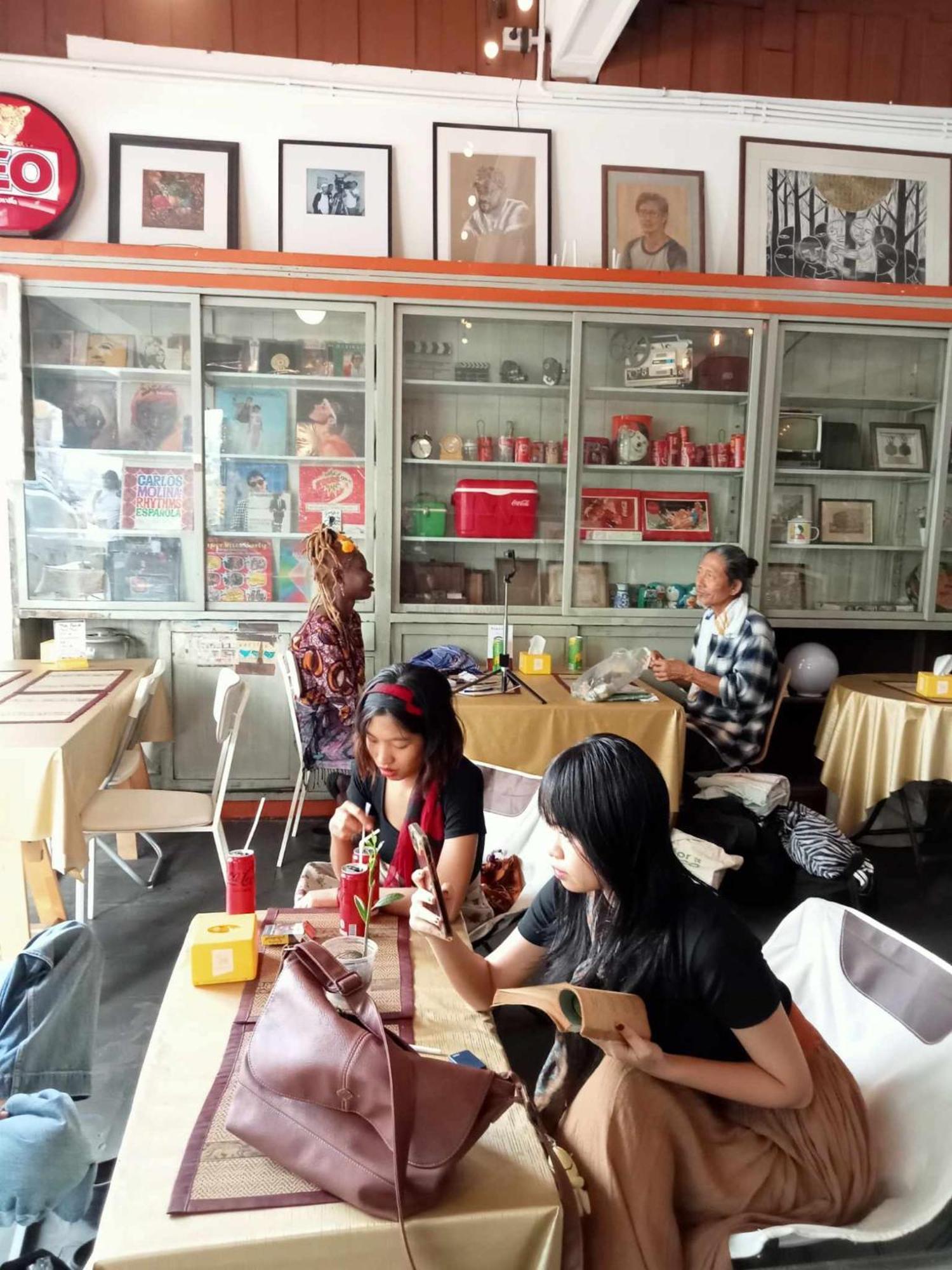 曼谷Bang Lumphu House&Bistro公寓 外观 照片